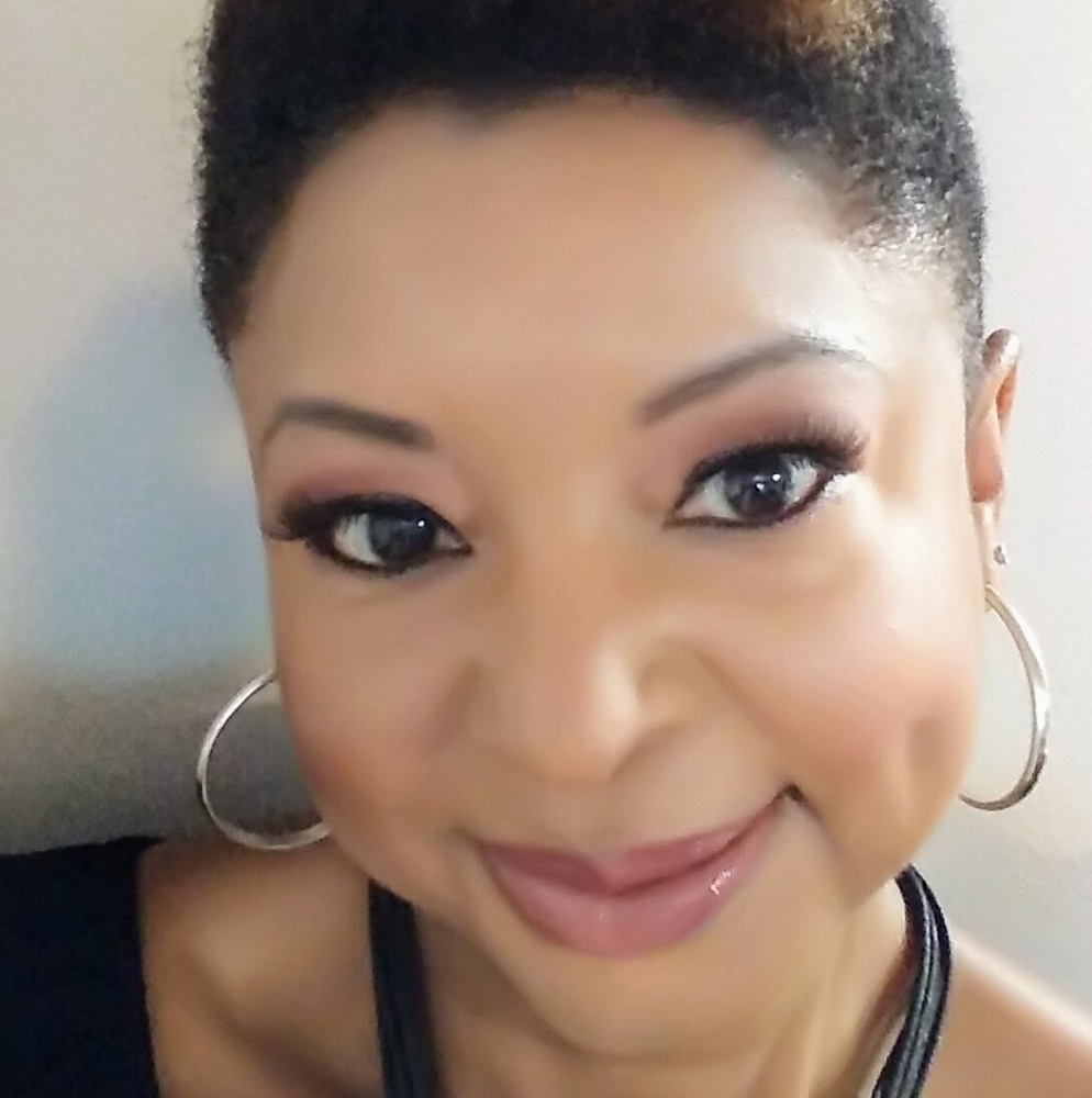Meet your Posher, Crystal